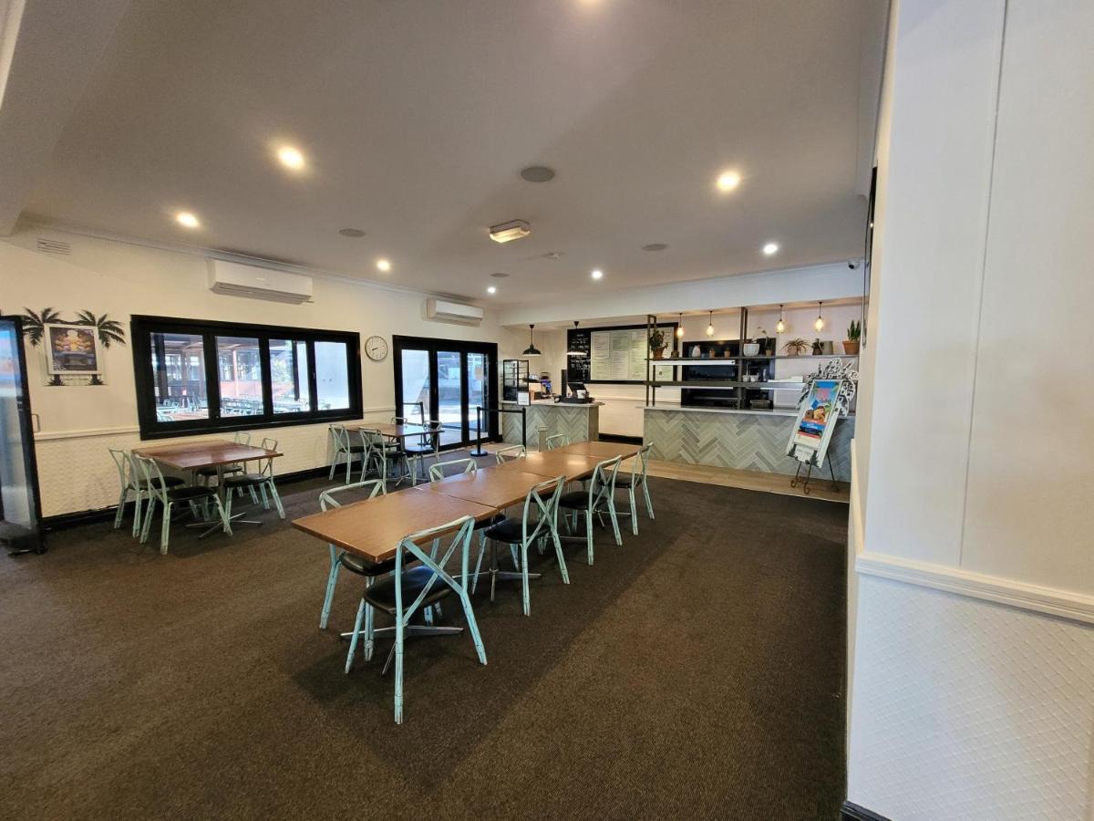 Palm And Pawn Motor Inn Wagga Wagga Buitenkant foto